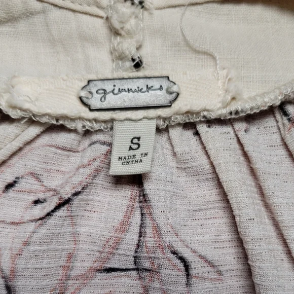 Gimmicks Crochet Kint Surplice Top Size S - Picture 4 of 8